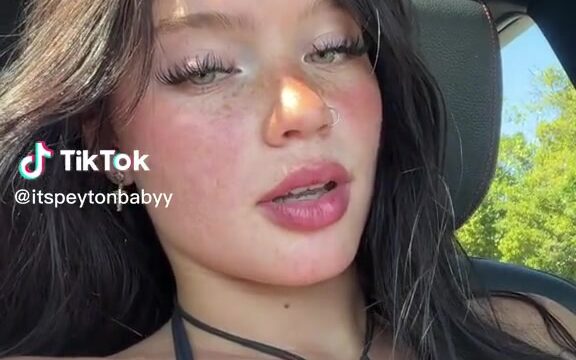 Fympeyton – Sexy in car