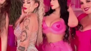 Jailyne Ojeda nude so sexy with her friend new video !!!